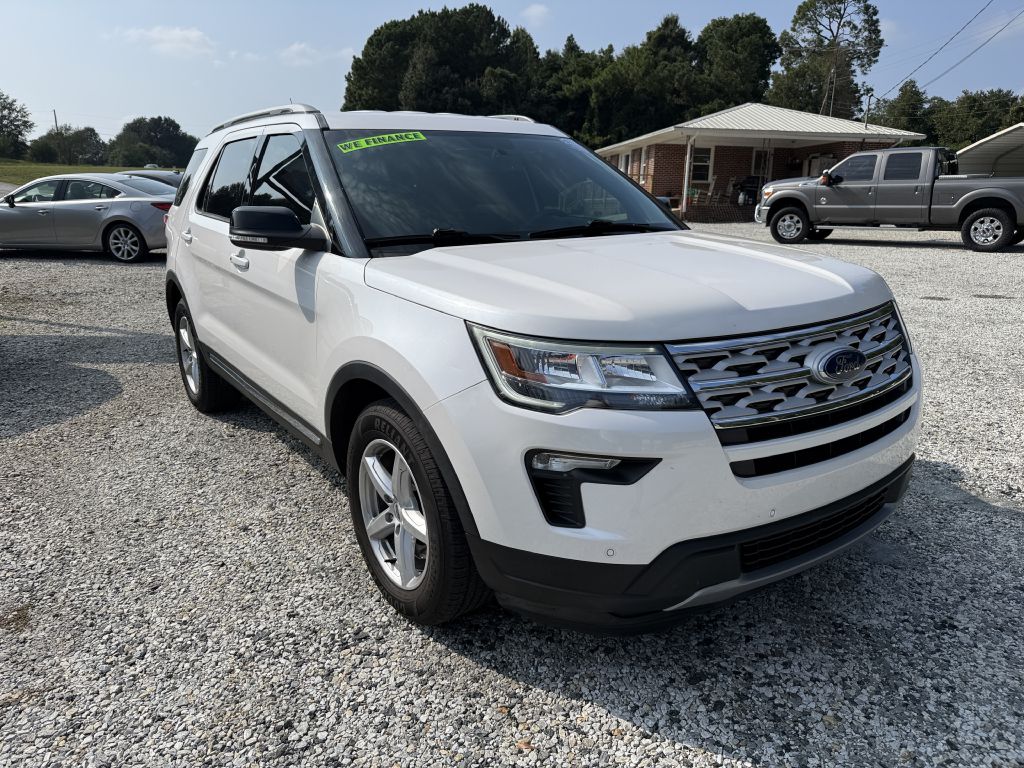 Photo 2 of this FORD EXPLORER