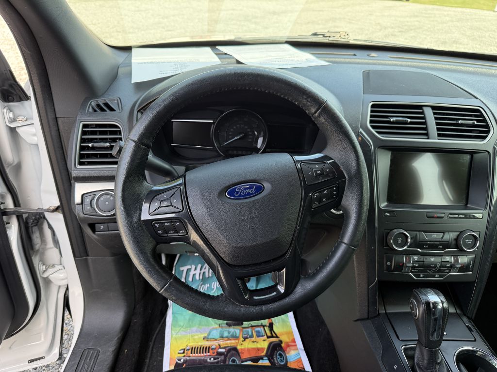 Photo 10 of this FORD EXPLORER