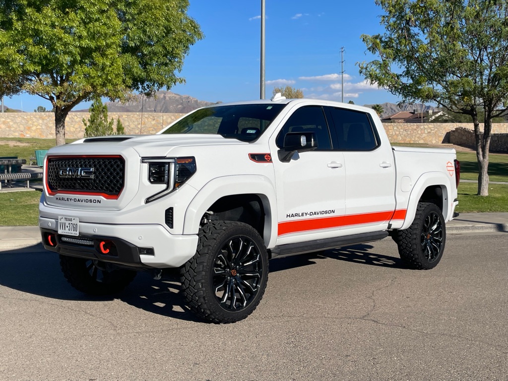 2023 GMC Sierra 4WD Crew Cab Short Box AT4's photo