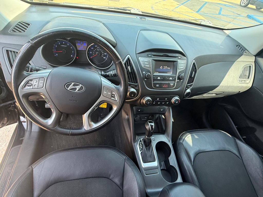 Photo 13 of this HYUNDAI TUCSON