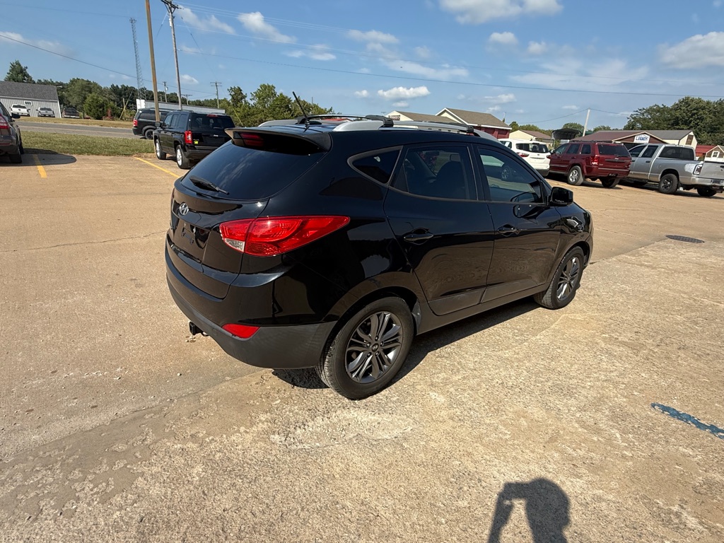 Photo 5 of this HYUNDAI TUCSON