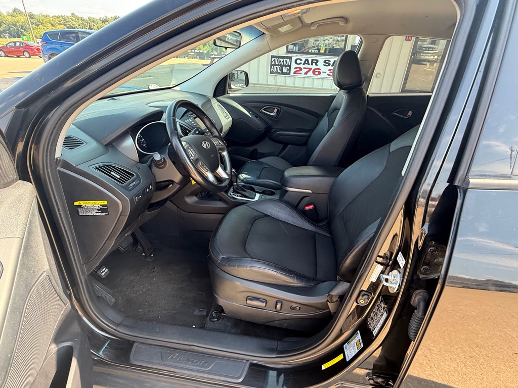Photo 12 of this HYUNDAI TUCSON