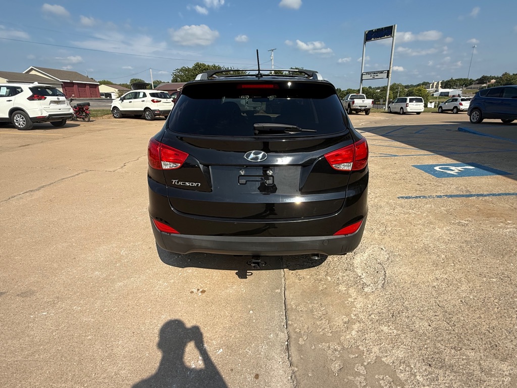 Photo 4 of this HYUNDAI TUCSON