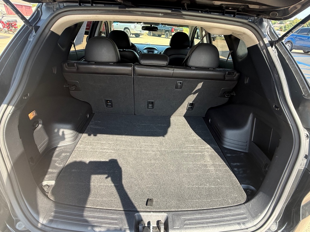 Photo 9 of this HYUNDAI TUCSON