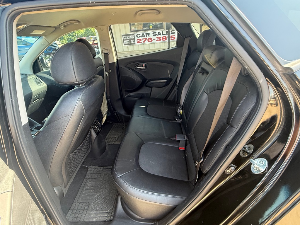 Photo 10 of this HYUNDAI TUCSON