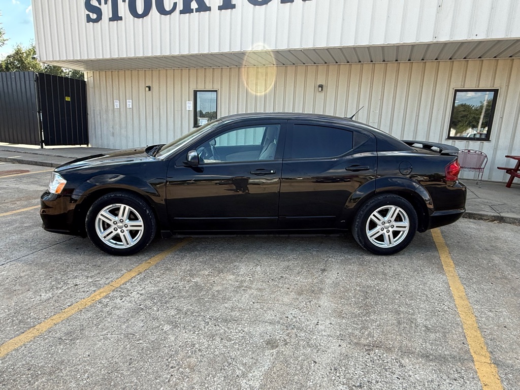 Photo 2 of this DODGE AVENGER