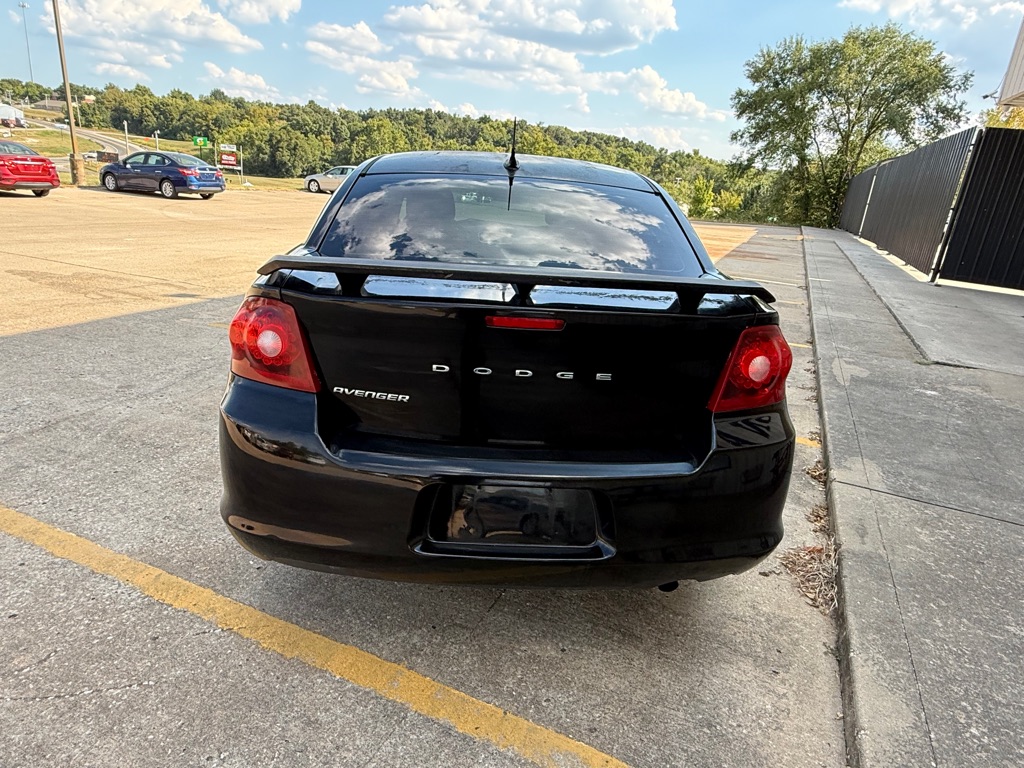 Photo 4 of this DODGE AVENGER