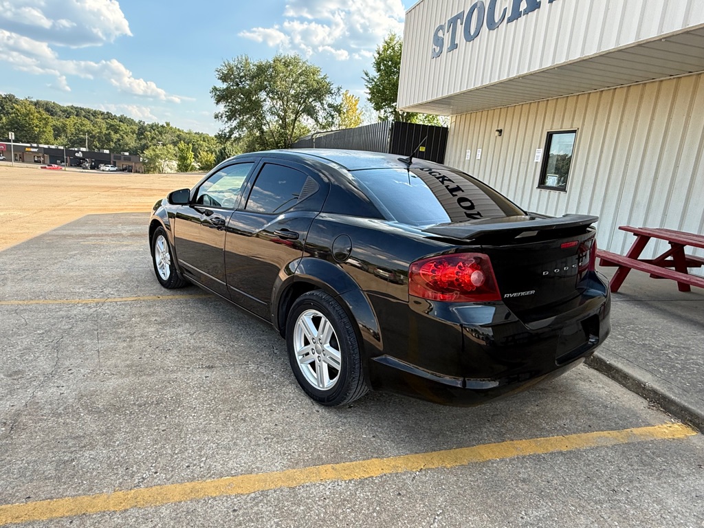 Photo 3 of this DODGE AVENGER
