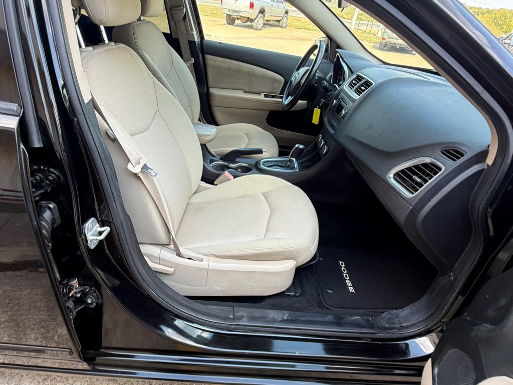 Photo 12 of this DODGE AVENGER