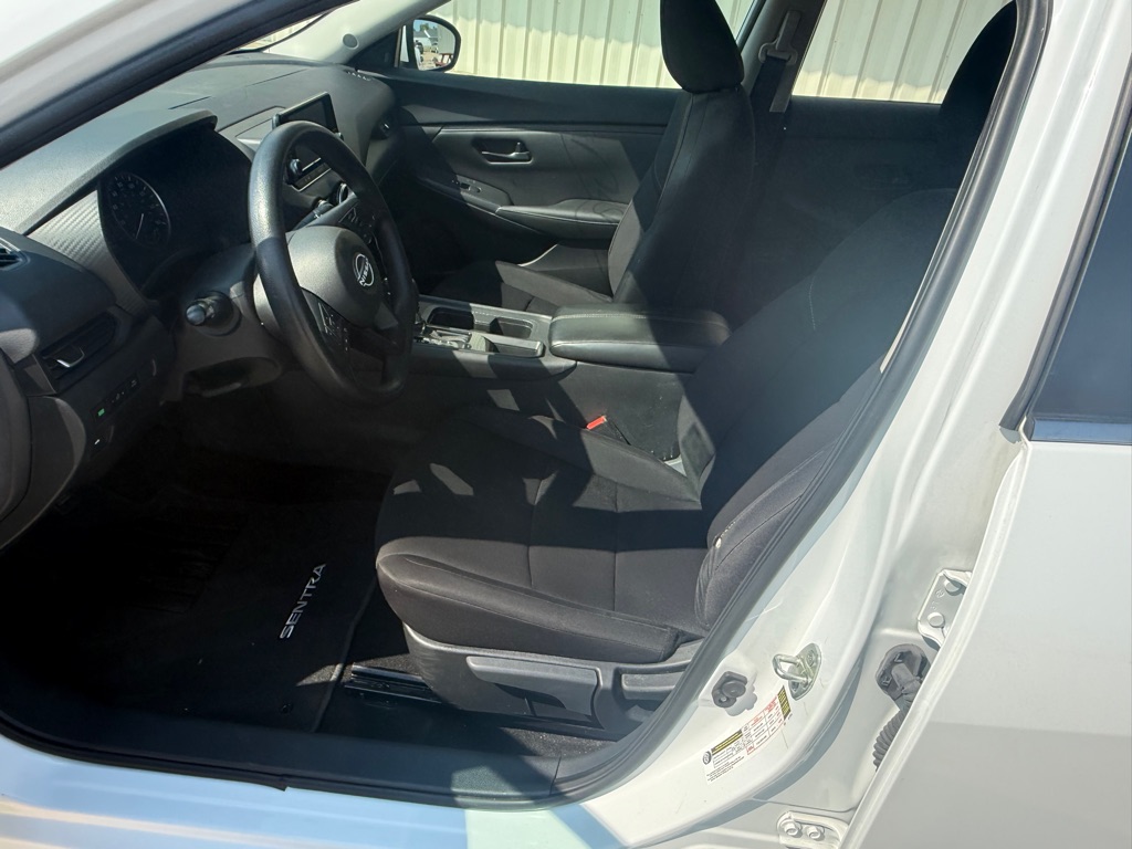 Photo 13 of this NISSAN SENTRA