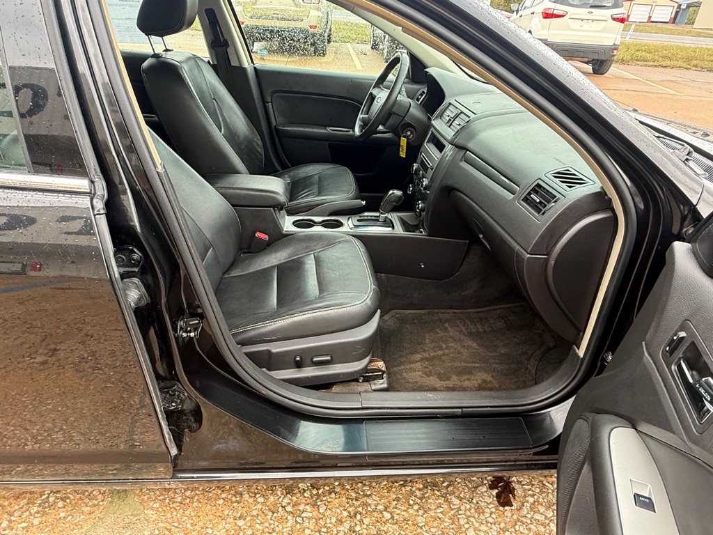 Photo 11 of this FORD FUSION