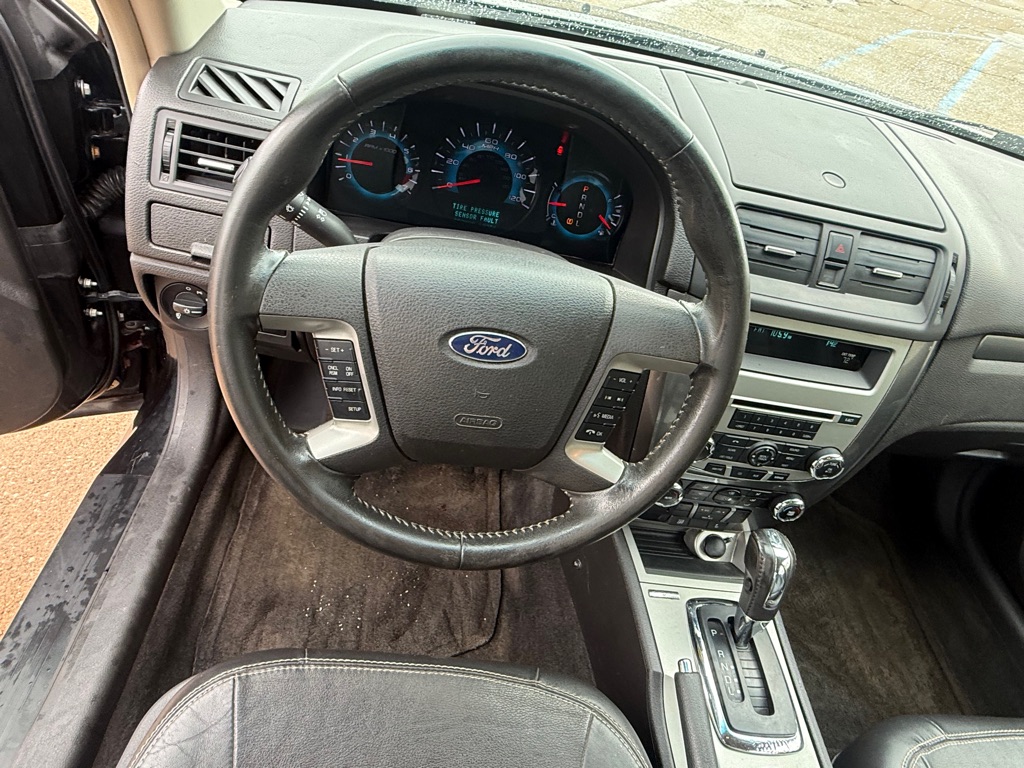 Photo 13 of this FORD FUSION