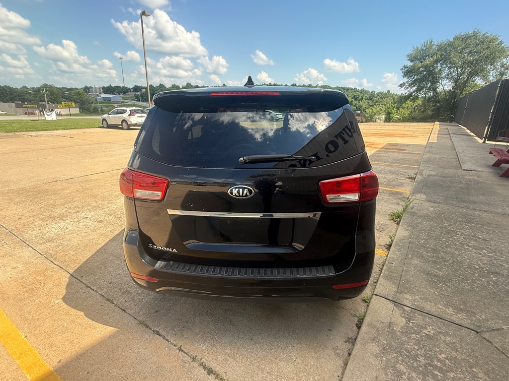 Photo 4 of this KIA SEDONA