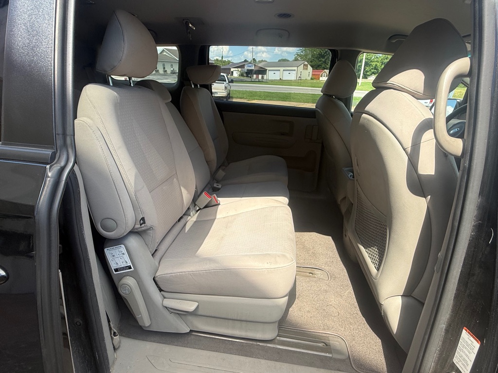 Photo 11 of this KIA SEDONA