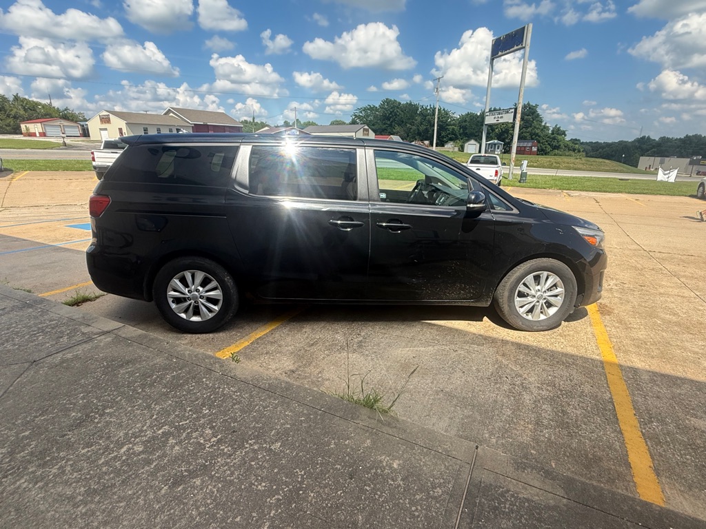 Photo 6 of this KIA SEDONA