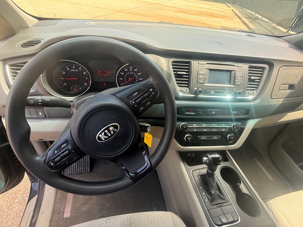 Photo 14 of this KIA SEDONA