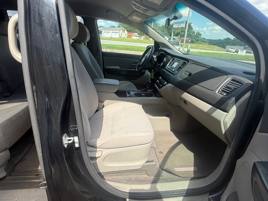 Photo 12 of this KIA SEDONA