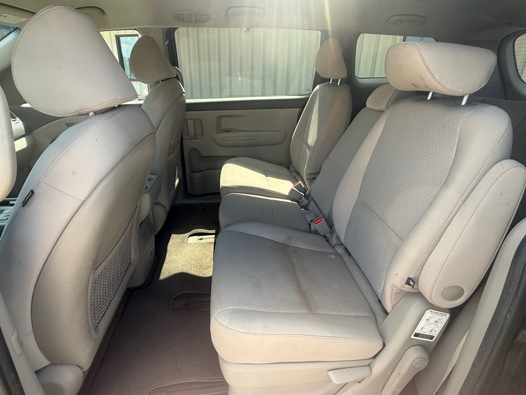 Photo 10 of this KIA SEDONA