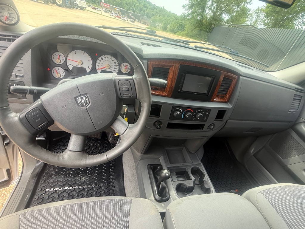 Photo 14 of this DODGE RAM 2500
