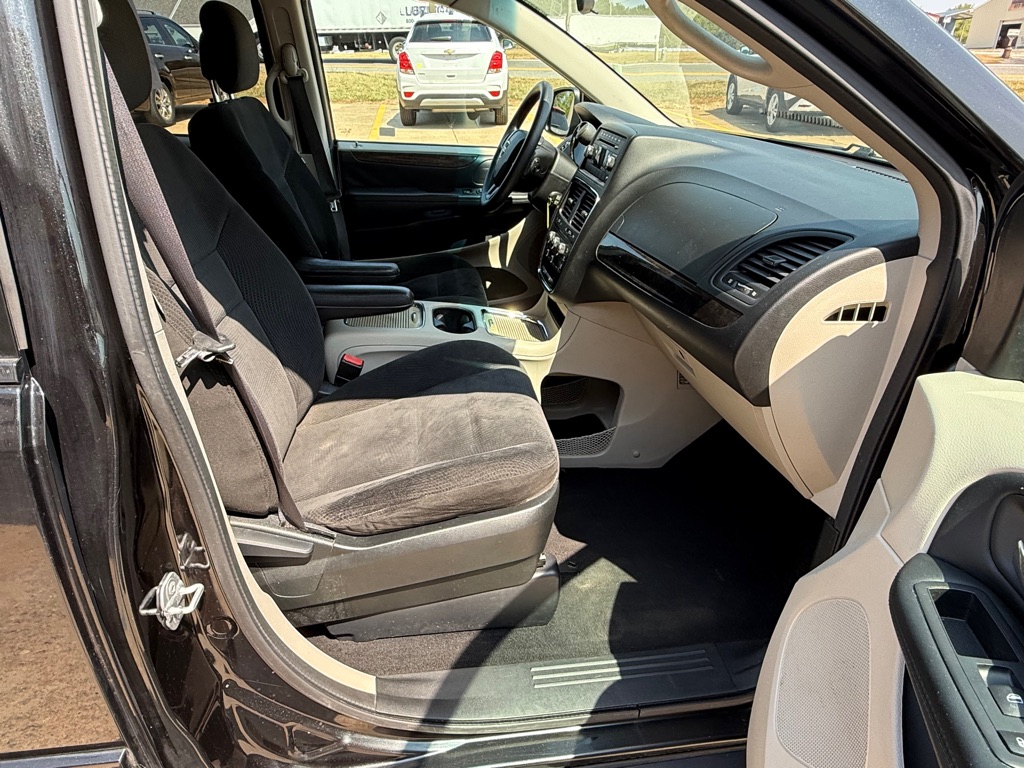 Photo 12 of this DODGE GRAND CARAVAN