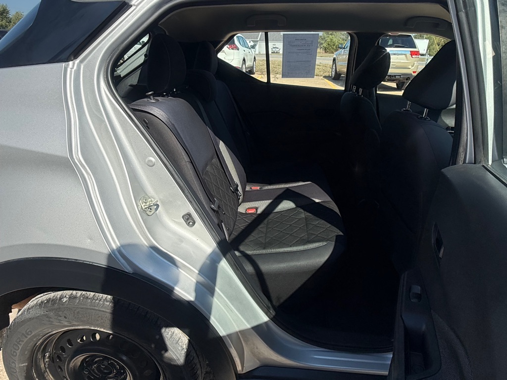 Photo 11 of this NISSAN KICKS