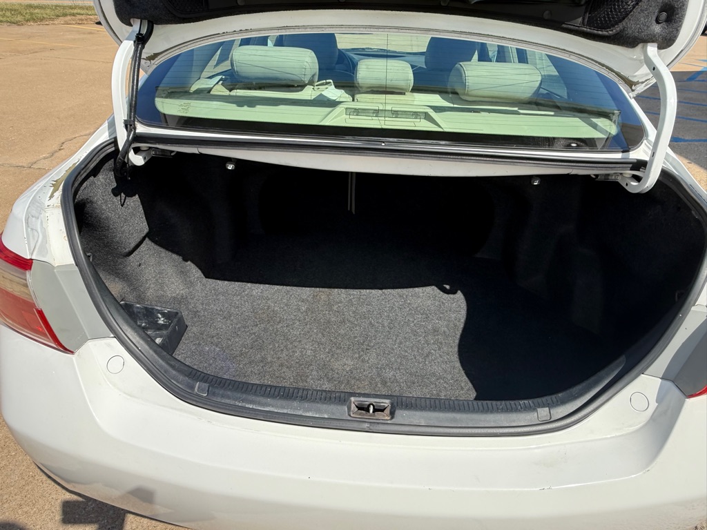 Photo 9 of this TOYOTA CAMRY