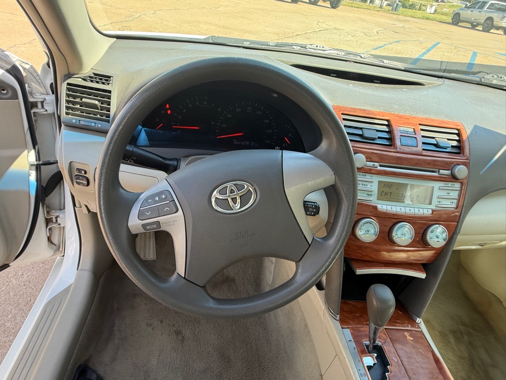 Photo 14 of this TOYOTA CAMRY