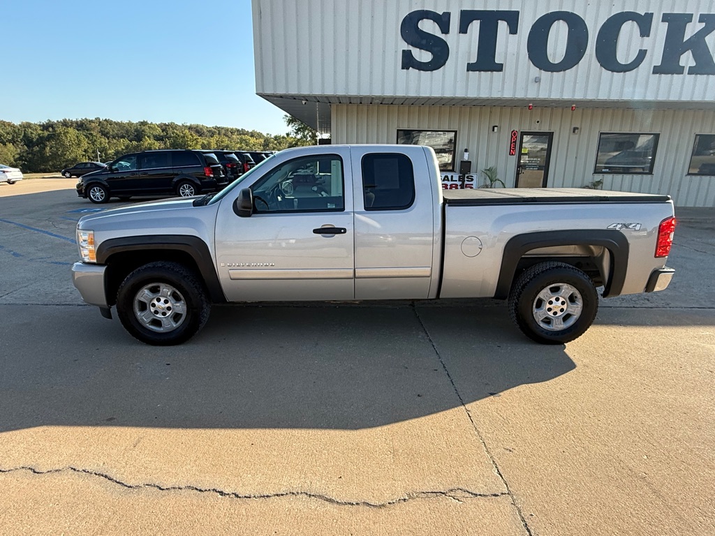 Photo 2 of this CHEVROLET SILVERADO 1500