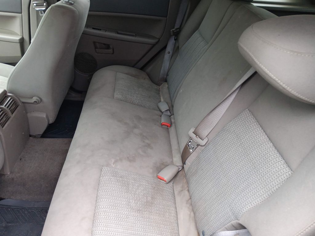 Photo 19 of this JEEP GRAND CHEROKEE