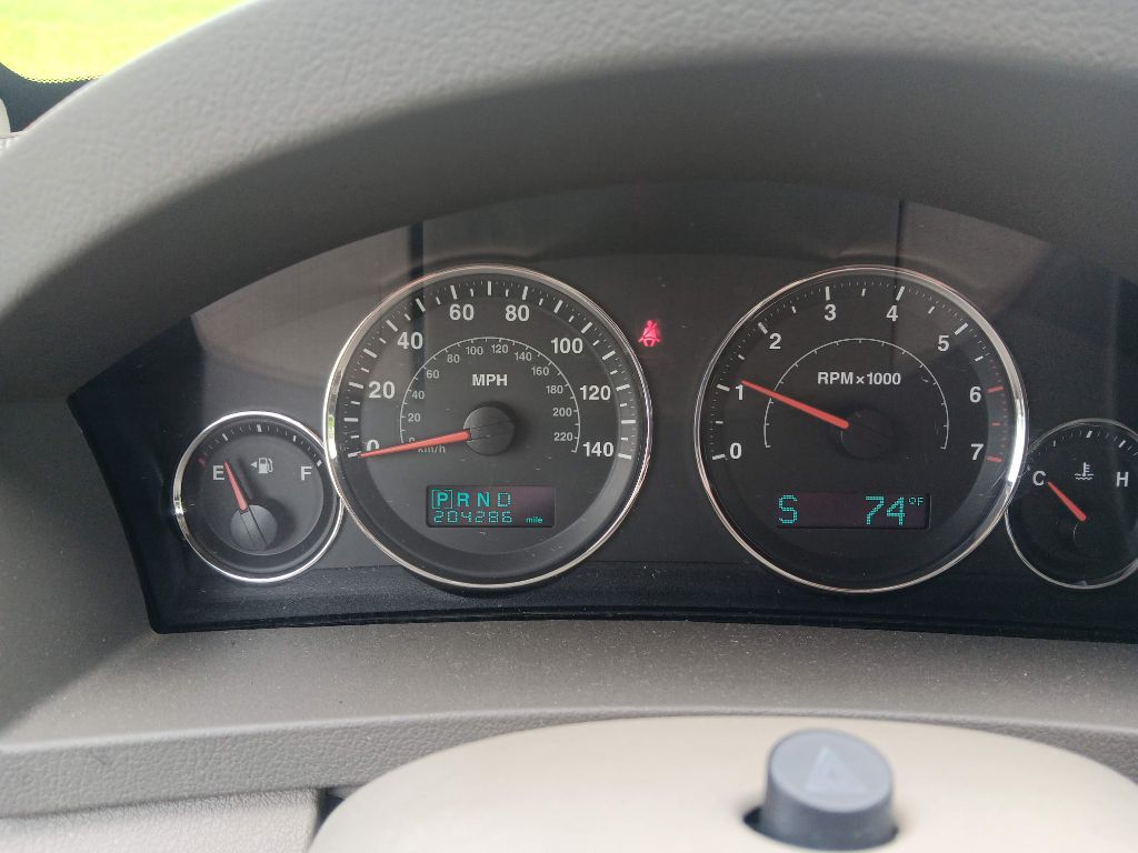 Photo 21 of this JEEP GRAND CHEROKEE