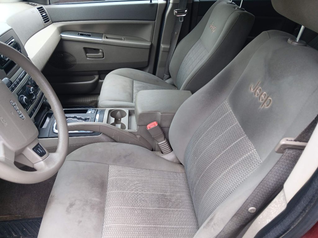 Photo 20 of this JEEP GRAND CHEROKEE