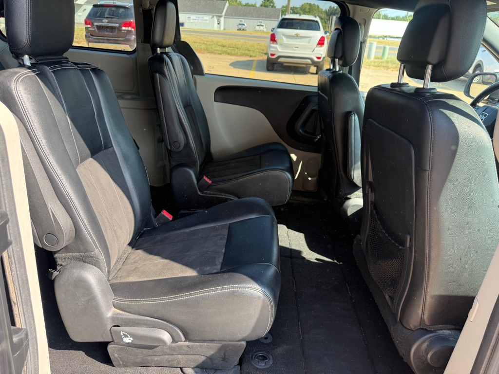 Photo 11 of this DODGE GRAND CARAVAN