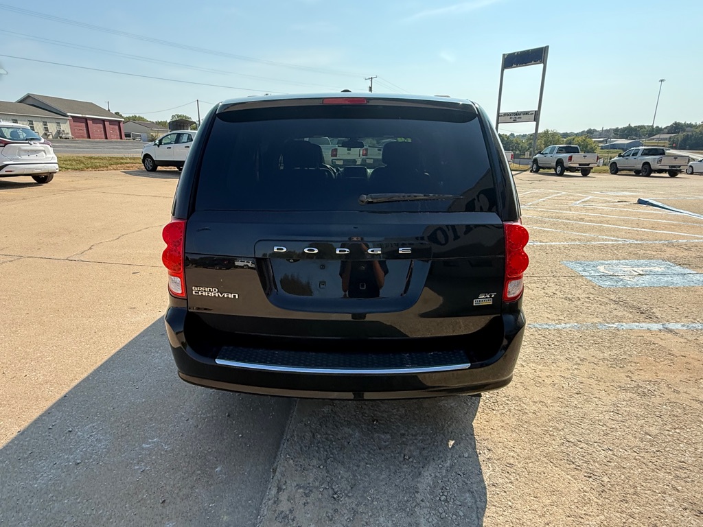 Photo 4 of this DODGE GRAND CARAVAN