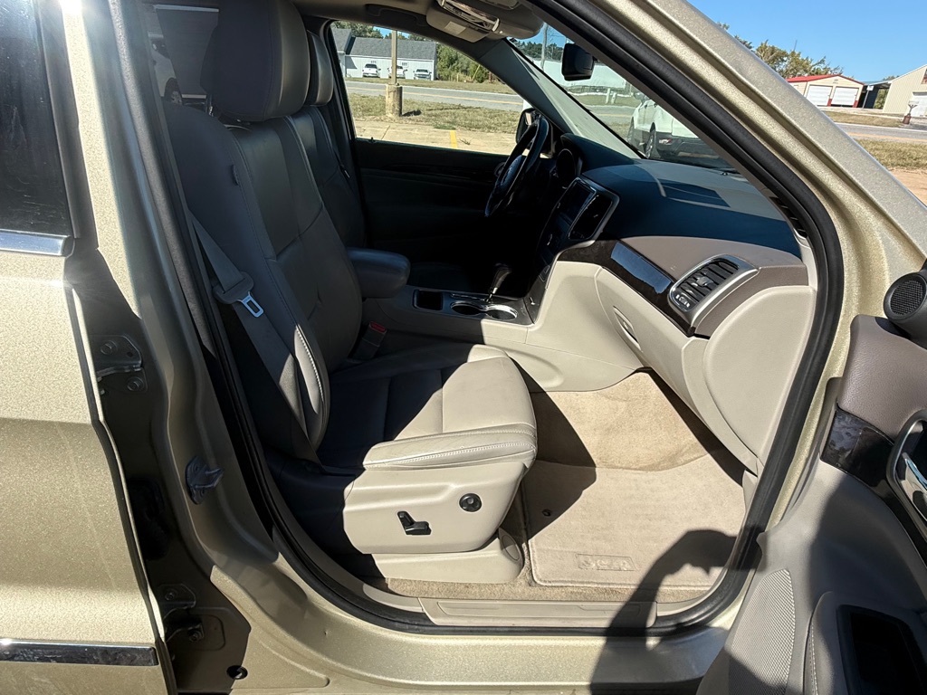 Photo 12 of this JEEP GRAND CHEROKEE