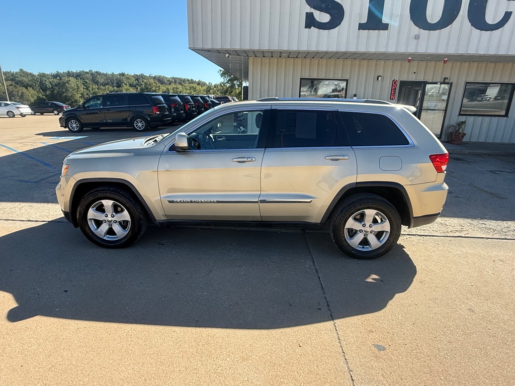 Photo 2 of this JEEP GRAND CHEROKEE