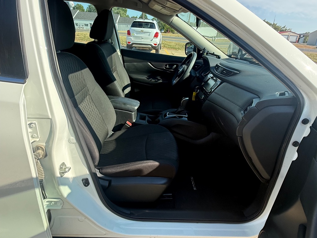 Photo 12 of this NISSAN ROGUE