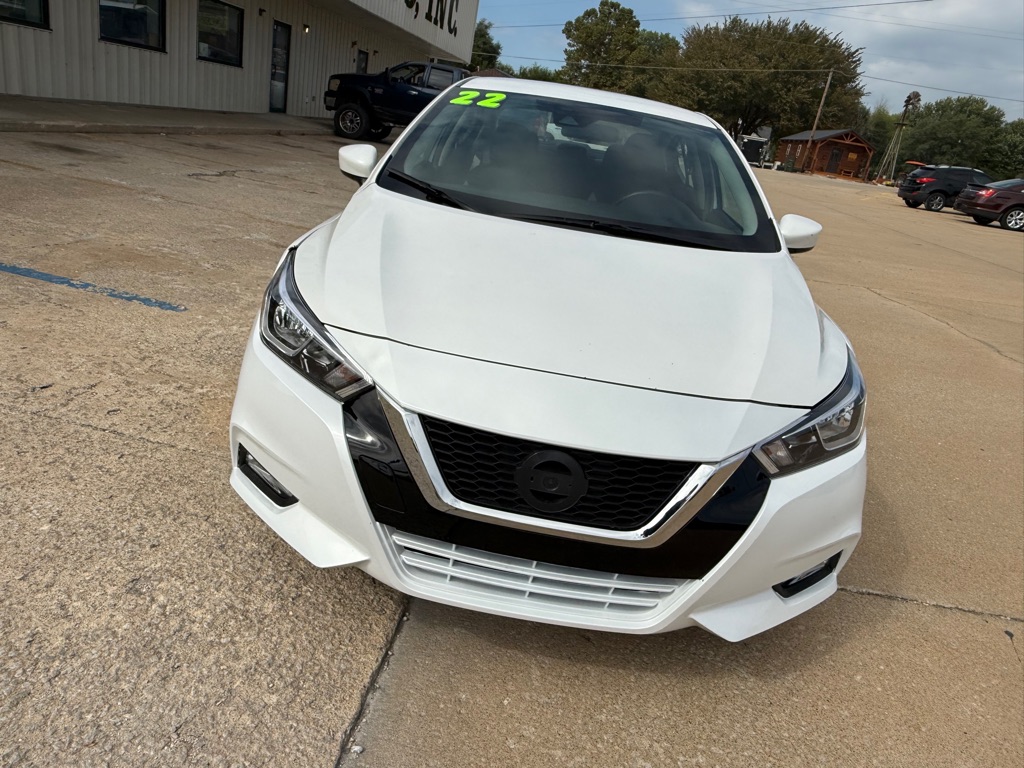 Photo 8 of this NISSAN VERSA