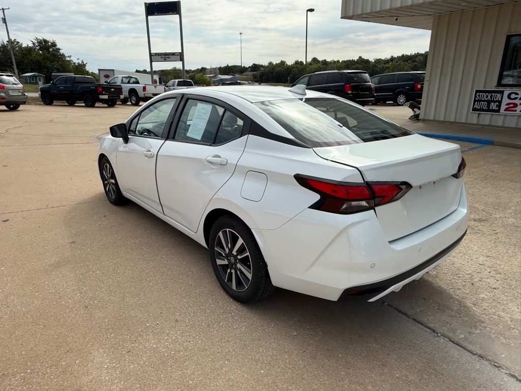 Photo 3 of this NISSAN VERSA