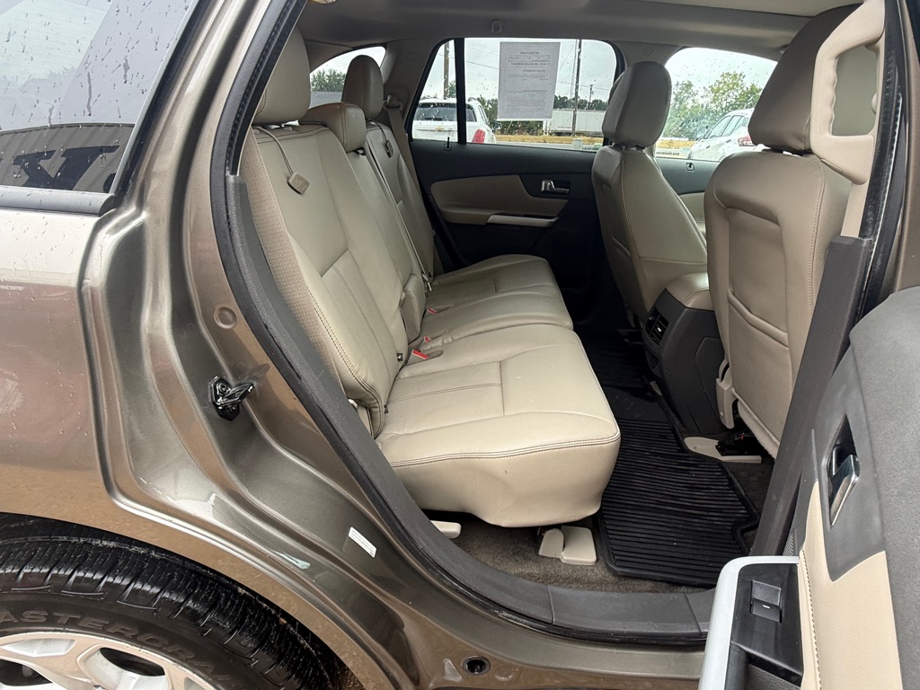 Photo 11 of this FORD EDGE