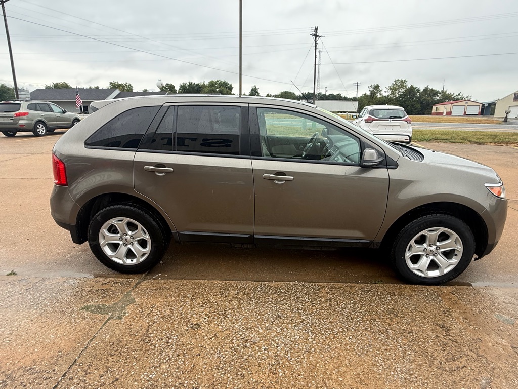Photo 6 of this FORD EDGE