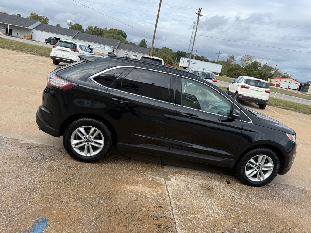 Photo 6 of this FORD EDGE