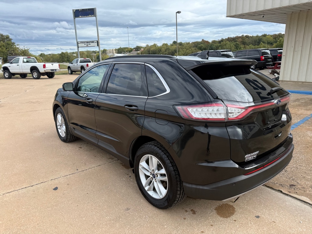 Photo 3 of this FORD EDGE
