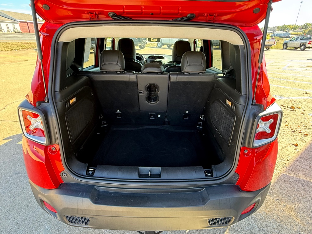 Photo 9 of this JEEP RENEGADE