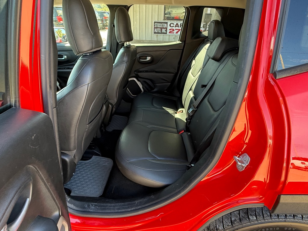 Photo 10 of this JEEP RENEGADE