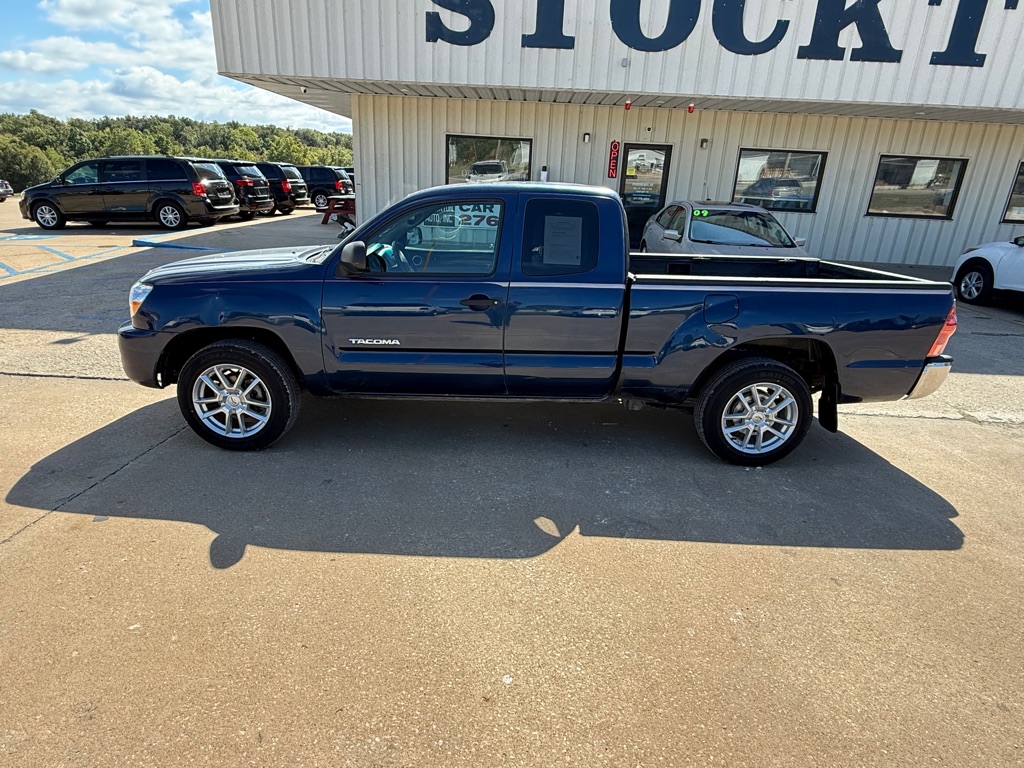 Photo 2 of this TOYOTA TACOMA