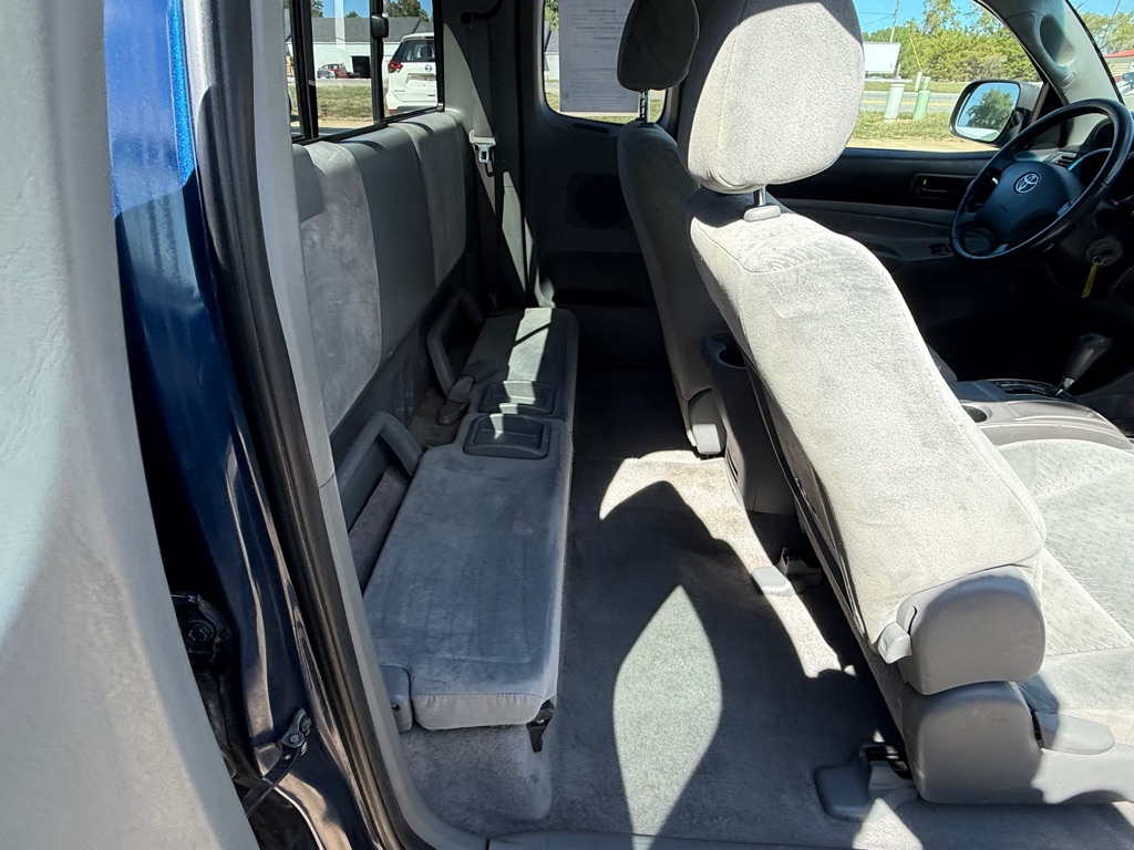 Photo 10 of this TOYOTA TACOMA