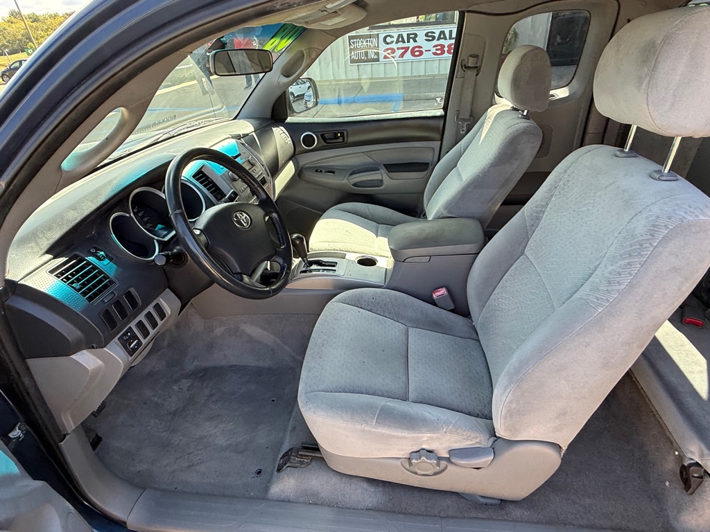 Photo 13 of this TOYOTA TACOMA