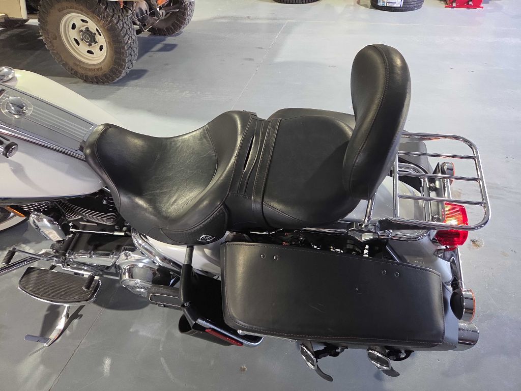 Photo 9 of this HARLEY ROAD KING