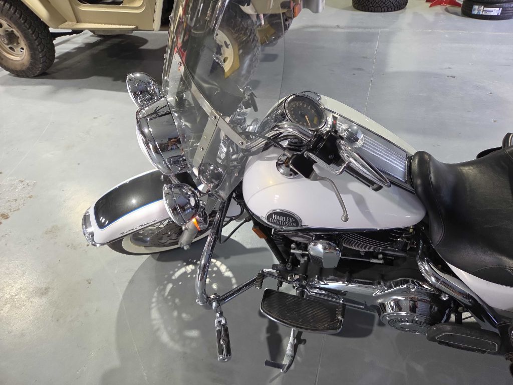 Photo 10 of this HARLEY ROAD KING