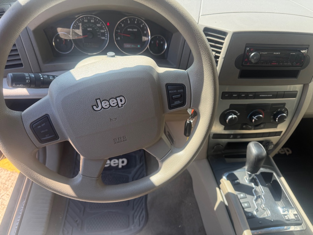 Photo 14 of this JEEP GRAND CHEROKEE